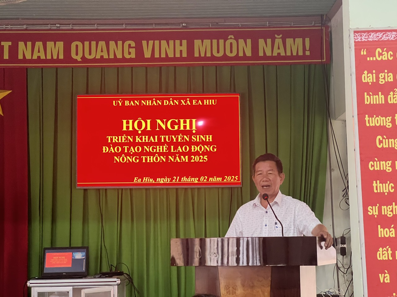 CHÚT LAO ĐỘNG